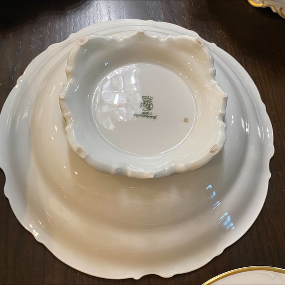 Hutschenreuther Mayfair large salad bowl with feet ( like new condition) - Picture 6 of 6